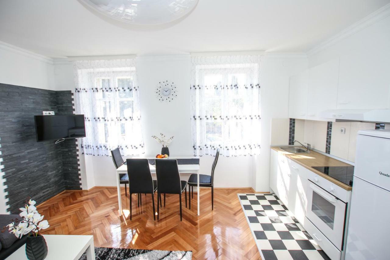 Apartments Old Town Пореч Экстерьер фото