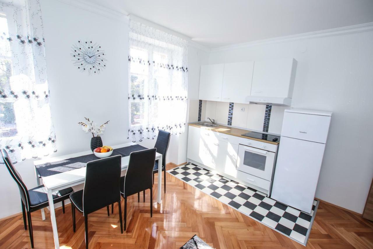Apartments Old Town Пореч Экстерьер фото